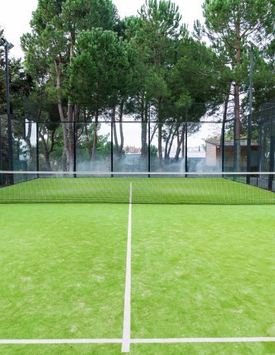 Pista de pádel de cristal amplia en colegio Liceo Europeo