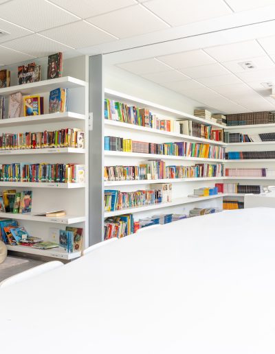 Biblioteca y sitio de estudo colegio privado e internacional Liceo Europeo
